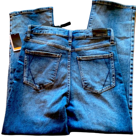 Kendall + Kylie The Icon High Rise Straight Jeans - Picture 6 of 7